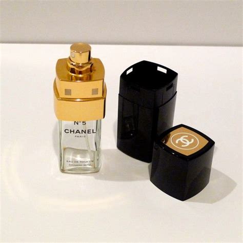 chanel per|Chanel no 5 black bottle.